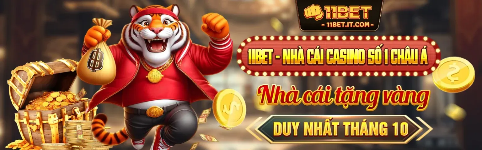 Bàn poker với các lá bài và chip, minh họa xếp hạng bài