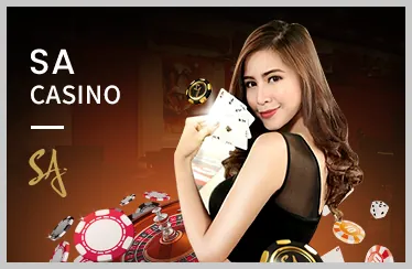 Người chơi poker đang tập trung phân tích bài